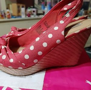 American Eagle Wedges